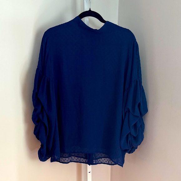 H&M Dark Blue Plumeti Blouse Gathered Li g Sleeve Women’s Size 14 - Picture 2 of 5